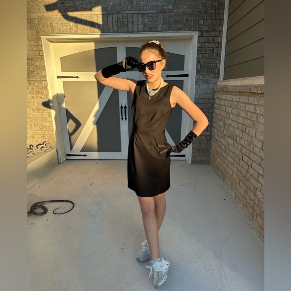 Breakfast at Tiffany’s Halloween Costume Black Dress outfit Audrey Hepburn - Picture 8 of 8